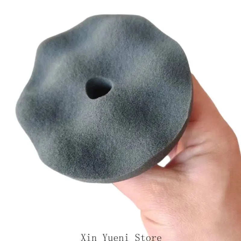 Reusable Tire Applicator Sponge with Press Top Reservoir for Smooth Polish Distribution in DIY Vehicle Detailing